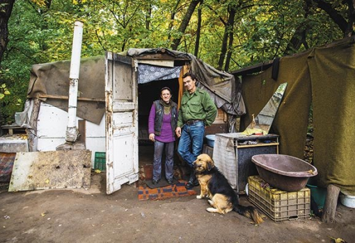 <h1>Andrea és Zoli elvonultan élnek az erdőben (Kállai Márton felvétele)</h1>-