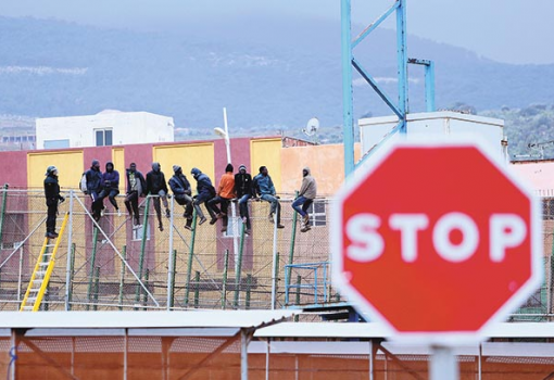 <h1>A marokkói-spanyol határon gyűlnek a kerítéssel kapcsolatos tapasztalatok - Fotó: Angela Rios, AFP/Europress</h1>-