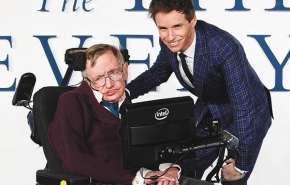 Közös a siker: Redmayne a gálán köszönte meg, Hawking a Facebookon gratulált