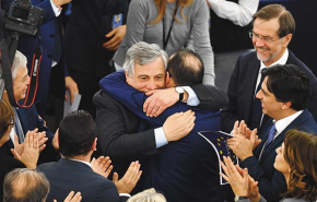 Alku a liberálisokkal: kényelmes olasz az EP élén - A Fidesz magyarázza a bizonyítványát