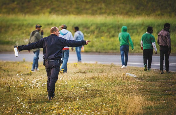 Terelés könnygázzal - Fotó: Németh András Péter — Németh András Péter