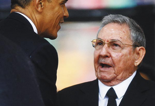 <h1>Obama és Castro 2013-ban, Nelson Mandela temetésén</h1>-