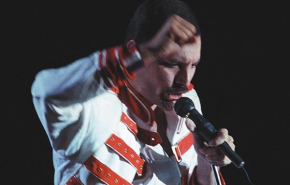 Elképesztő történet: Ragályi Elemér komolyan vette a munkát, és el is érte, hogy Freddie Mercury kikeljen magából