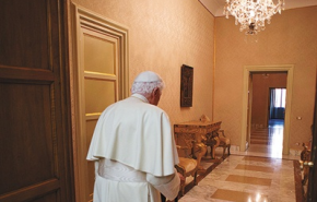 Contessina várja a pápát