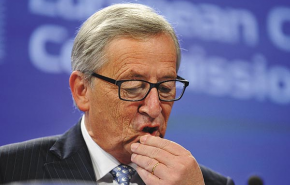 A múlt bűnei hirtelen utolérték Junckert - Elpárolgott a fölénye