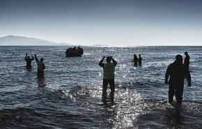 Sietnek a végrehajtással, hogy megelőzzék a menekültek utolsó esélybe kapaszkodó nagy hullámát