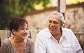 Világhírű darab egy nyugdíjas párról: Életben tartja őket, hogy ismét van dolguk