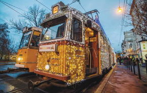 Újra jár a hagyományos budapesti fényvillamos