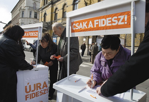 <h1>Fidesz: csak a rezsicsökkentés! (Lakos Gábor felvétele)</h1>-