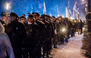 Fáklyás hidegrázás – Szigethalmon menetelt a Jobbik