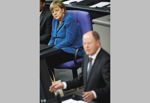 <h1>Kell rá újra hallgatnia? A képünkön éppen beszélő Steinbrück szolgálta már miniszterként Merkel kancellárt. Lehet, újra rákényszerülnek a közös munkára (FOTÓ: Odd Andersen, AFP)</h1>-