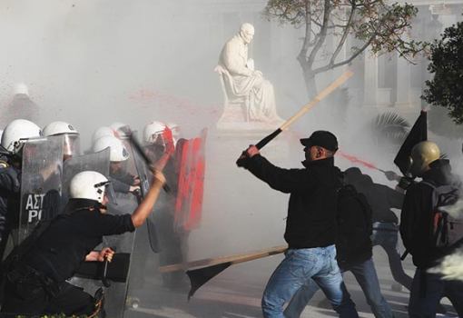 <h1>Tüntetés Görögországban - Fotó: Ayhan Mehmet, Europress/Getty Images</h1>-